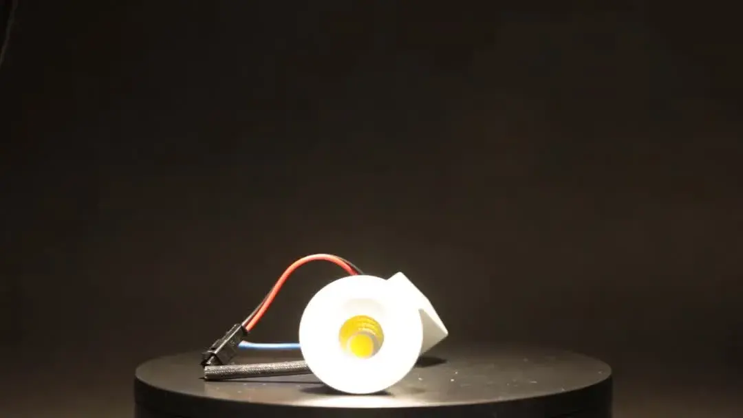 Видеообзор — Точечный светильник Feron 28771 LN003 — белый