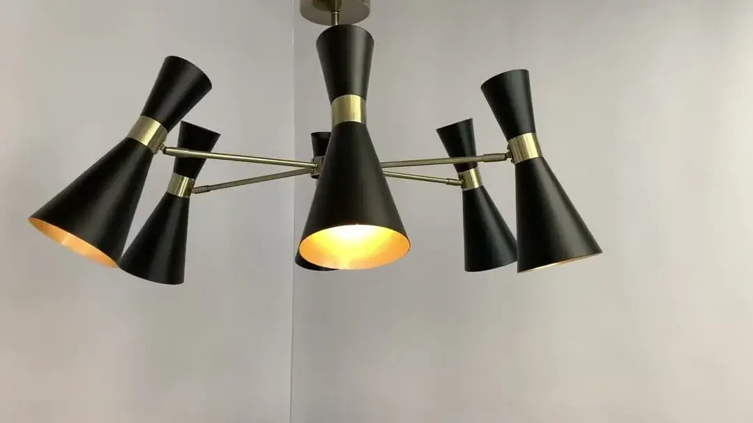 Видеообзор — Настенный бра Lumion в стиле Неоклассика с конусным матовым черным плафоном и элементами из бронзы