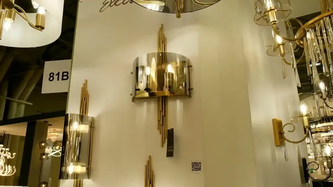 Видеообзор — Накладное бра в стиле Арт-деко от Odeon Light с бронзовым металлом и глянцевыми тонированными стеклами