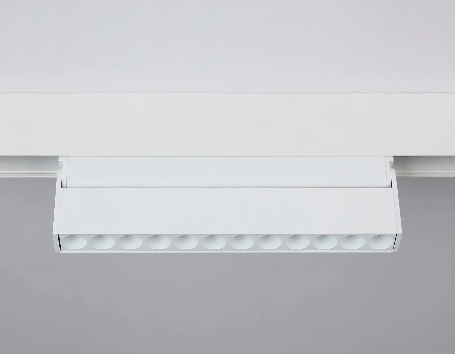 Трековый светильник Ambrella Light GL4044 — белый, ракурс 2