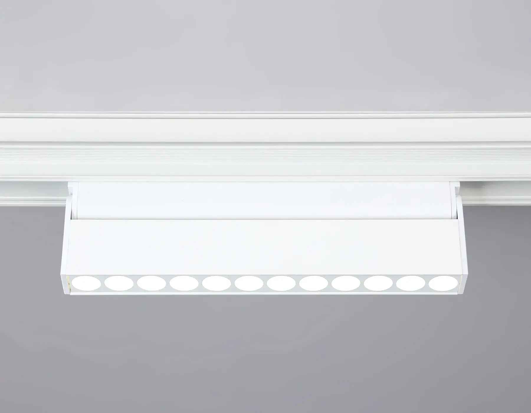 Трековый светильник Ambrella Light GL4044 — белый, ракурс 3