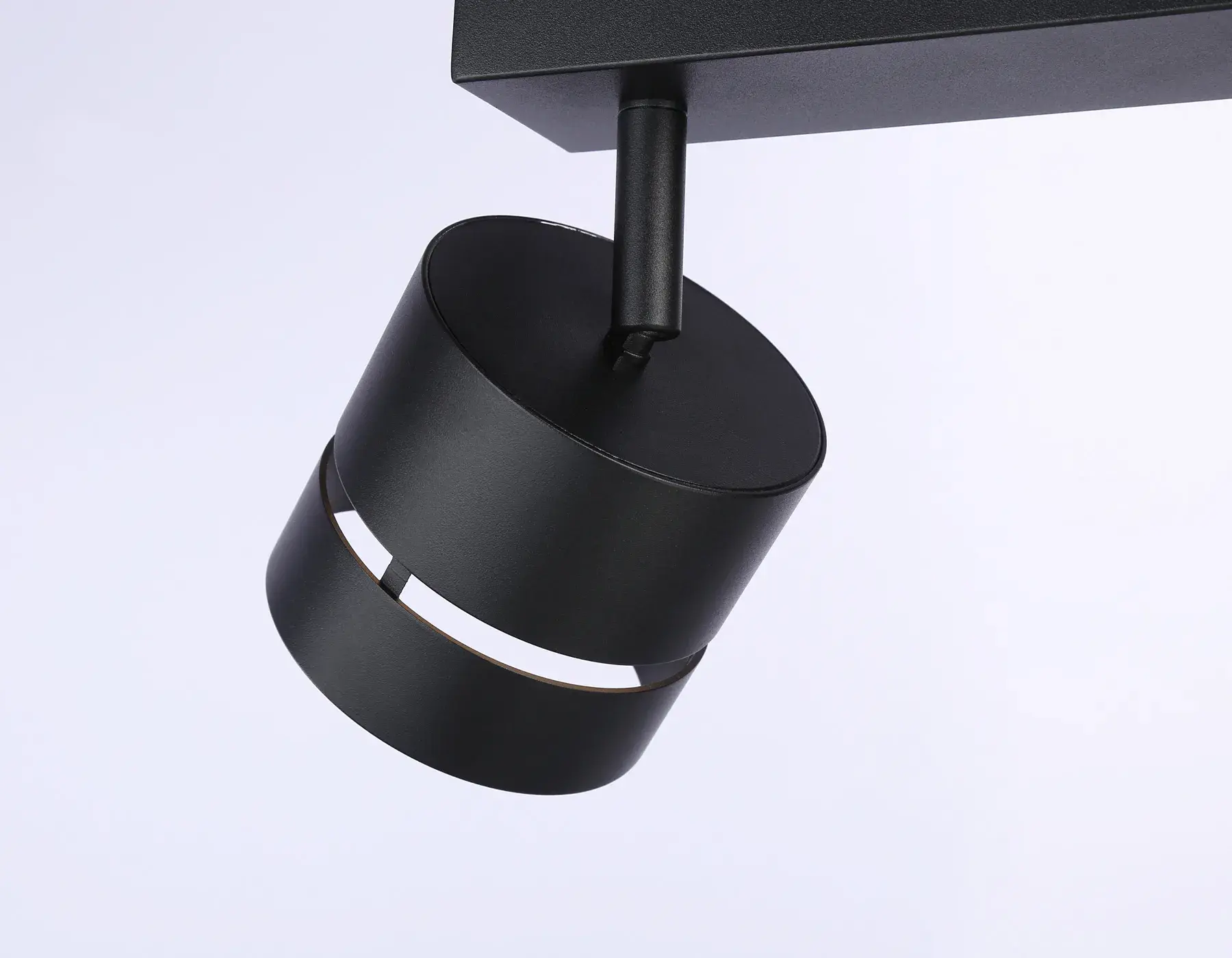 Спот Ambrella Light TN71060 — черный, ракурс 2