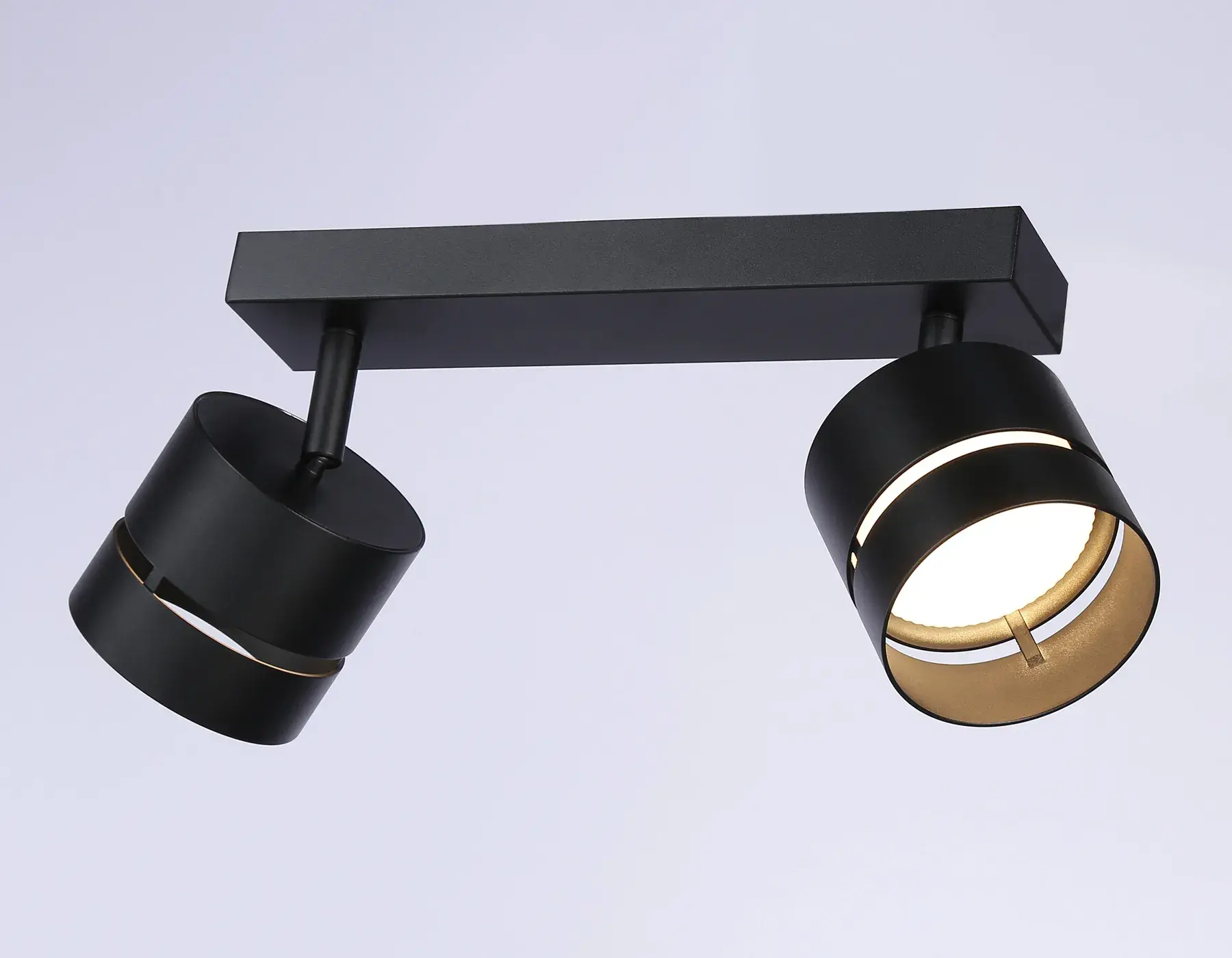 Спот Ambrella Light TN71060 — черный, ракурс 3