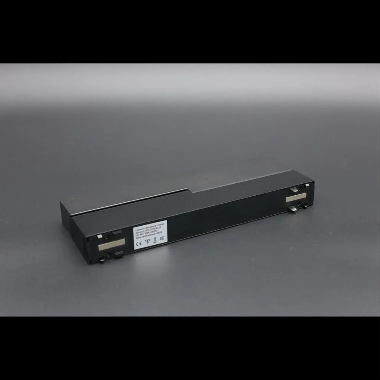 Светильник для трека Aployt APL.0104.00.20 MAGNETIC TRACK 48 — черный, ракурс 7