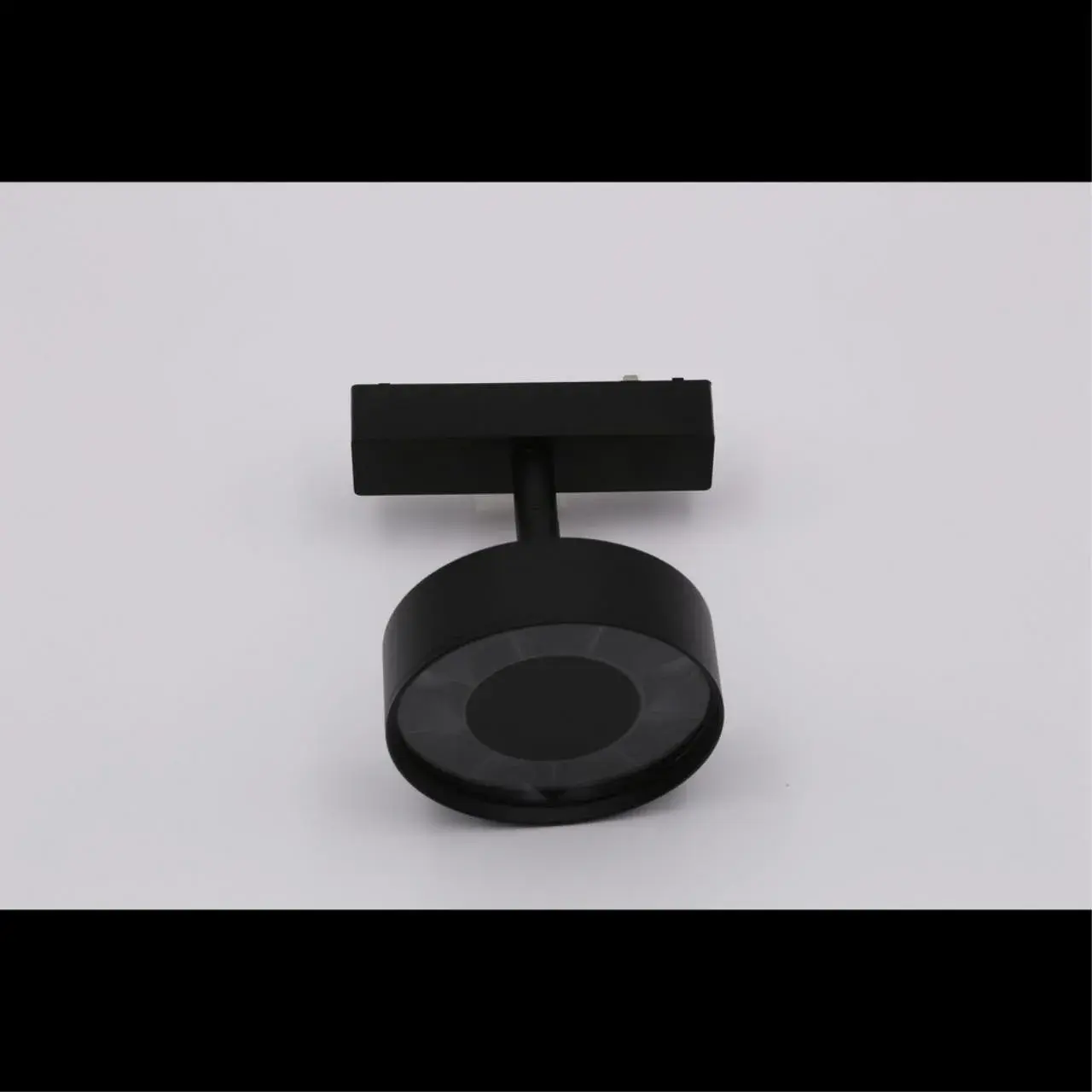 Светильник для трека Aployt APL.0119.00.09 MAGNETIC TRACK 48 — черный, ракурс 3