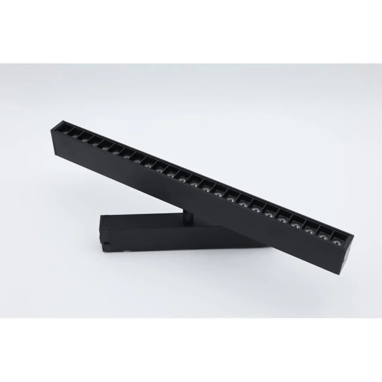 Светильник для трека Aployt APL.0202.00.18 MAGNETIC TRACK 220 — черный