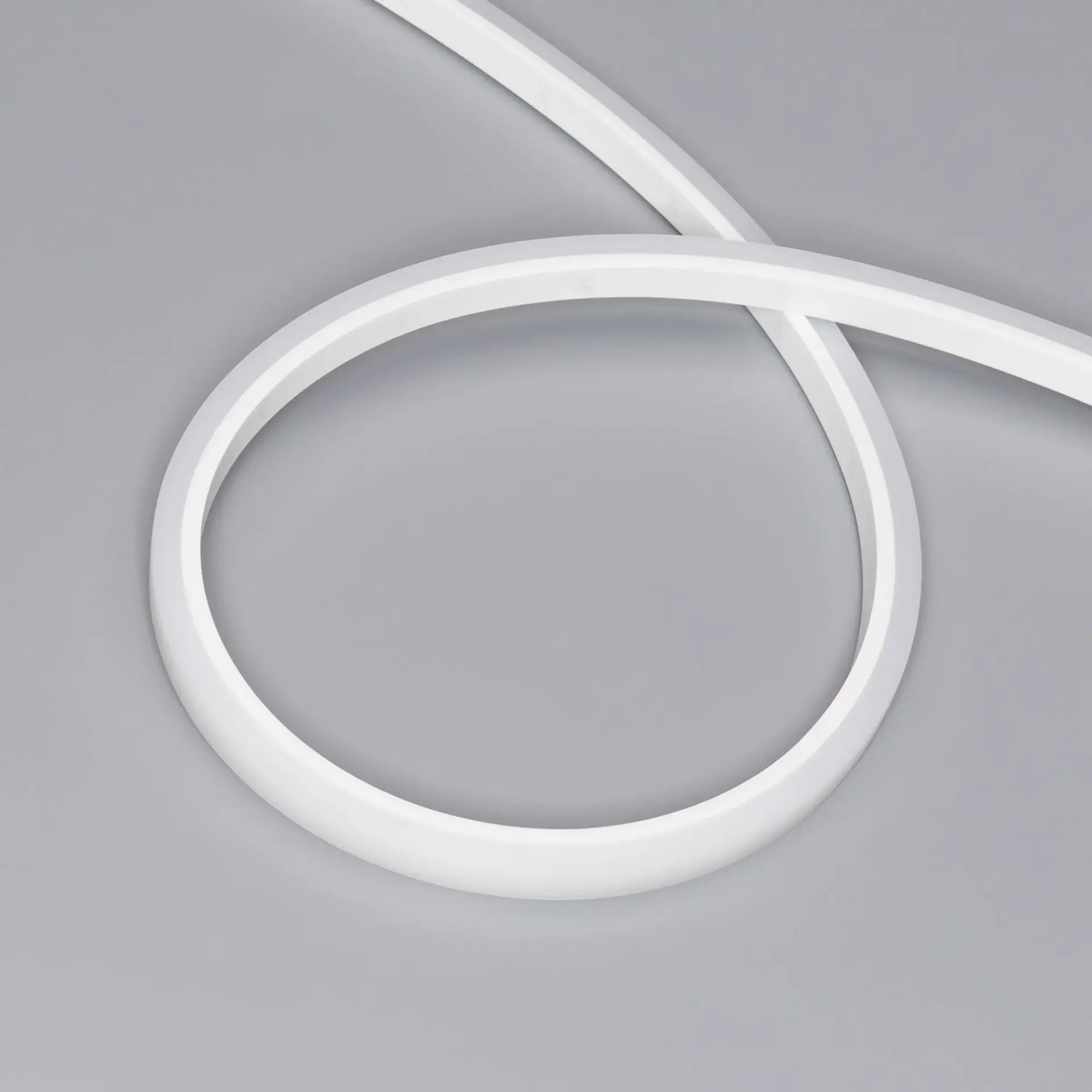 Гибкий неон WAVE-TOP-PU-A144-10x10mm 24V White5700 (5 W/m, IP68, 5m, wire x2), ракурс 2