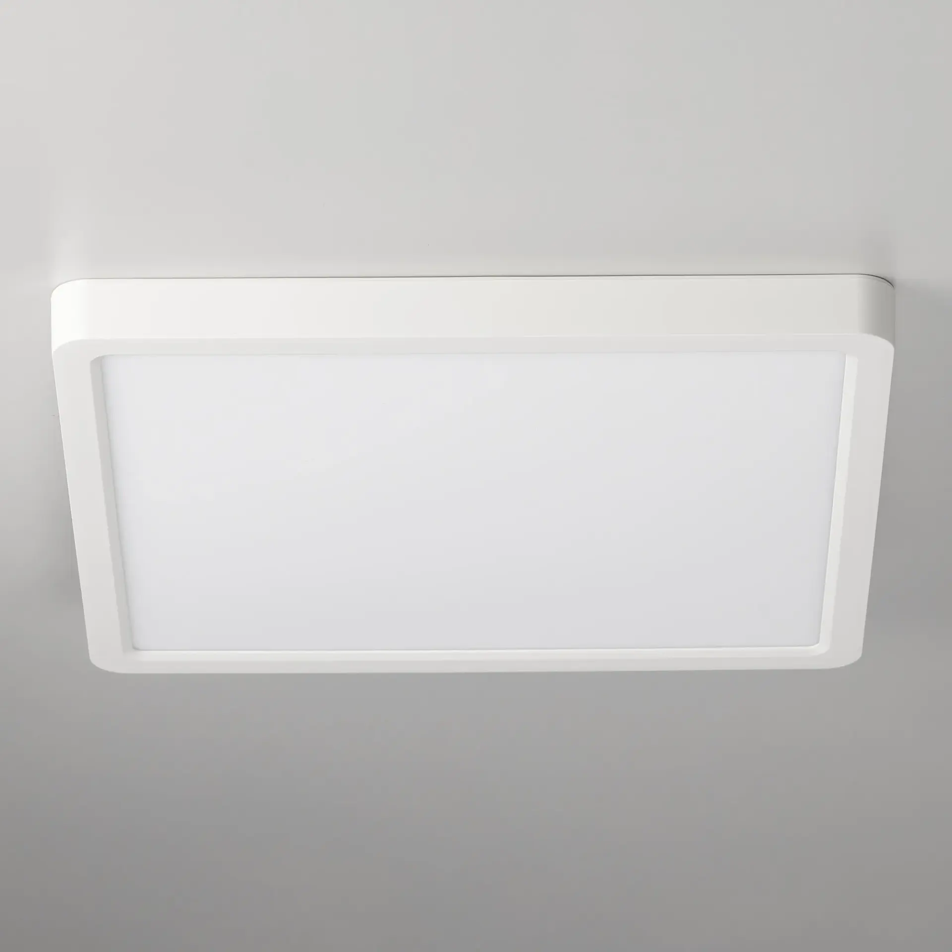 Светильник Citilux CL738K240V БЕЙСИК — белый, ракурс 3