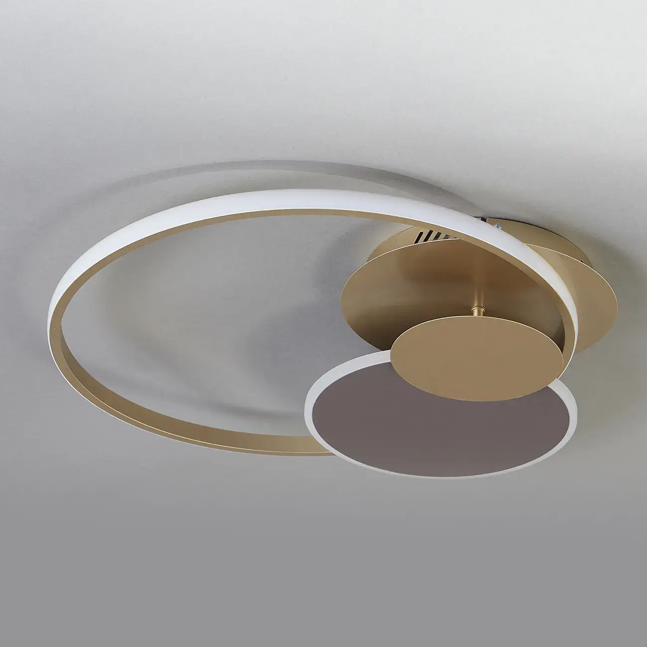Люстра Escada 10247/3LED — золотой, ракурс 2