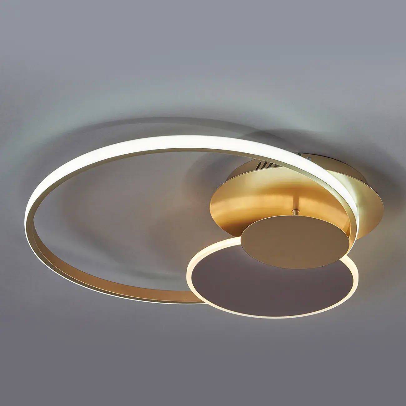 Люстра Escada 10247/3LED — золотой