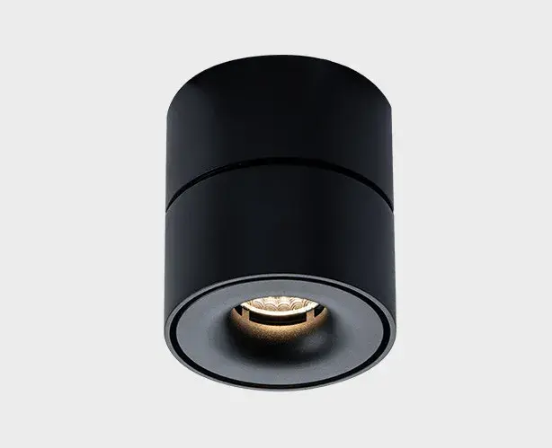 Точечный светильник Italline IT02-001 black — черный, ракурс 2
