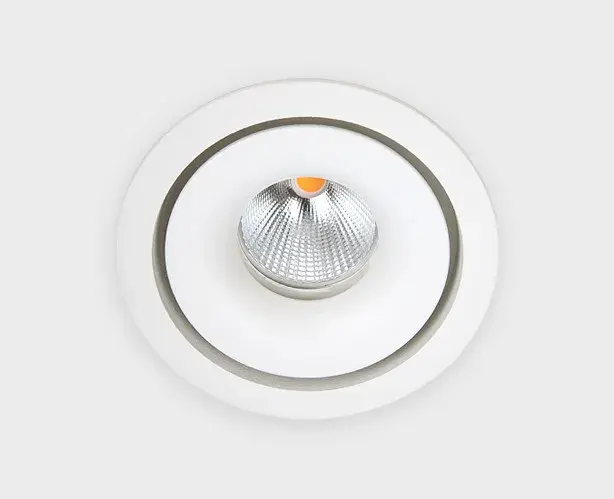 Точечный светильник Italline IT06-6018 white 3000K — белый, ракурс 2