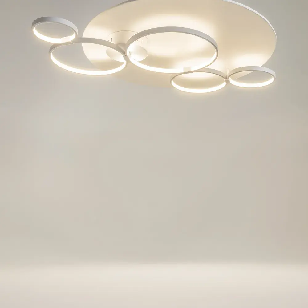 Потолочная люстра Maytoni OLYMPIA — белый, ракурс 3