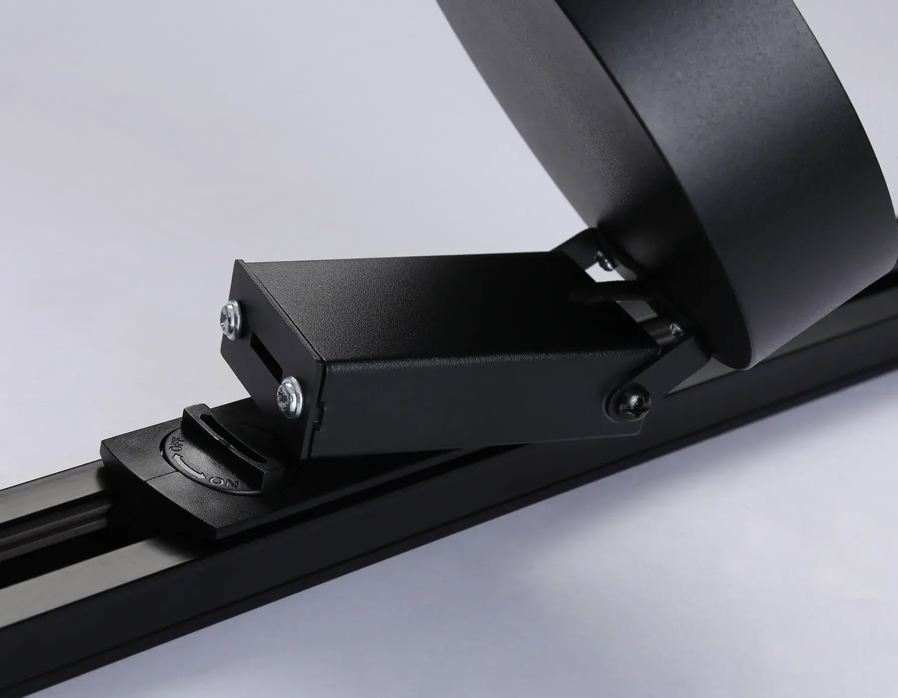 Трековый светильник Ambrella Light GL6842 — черный, ракурс 5