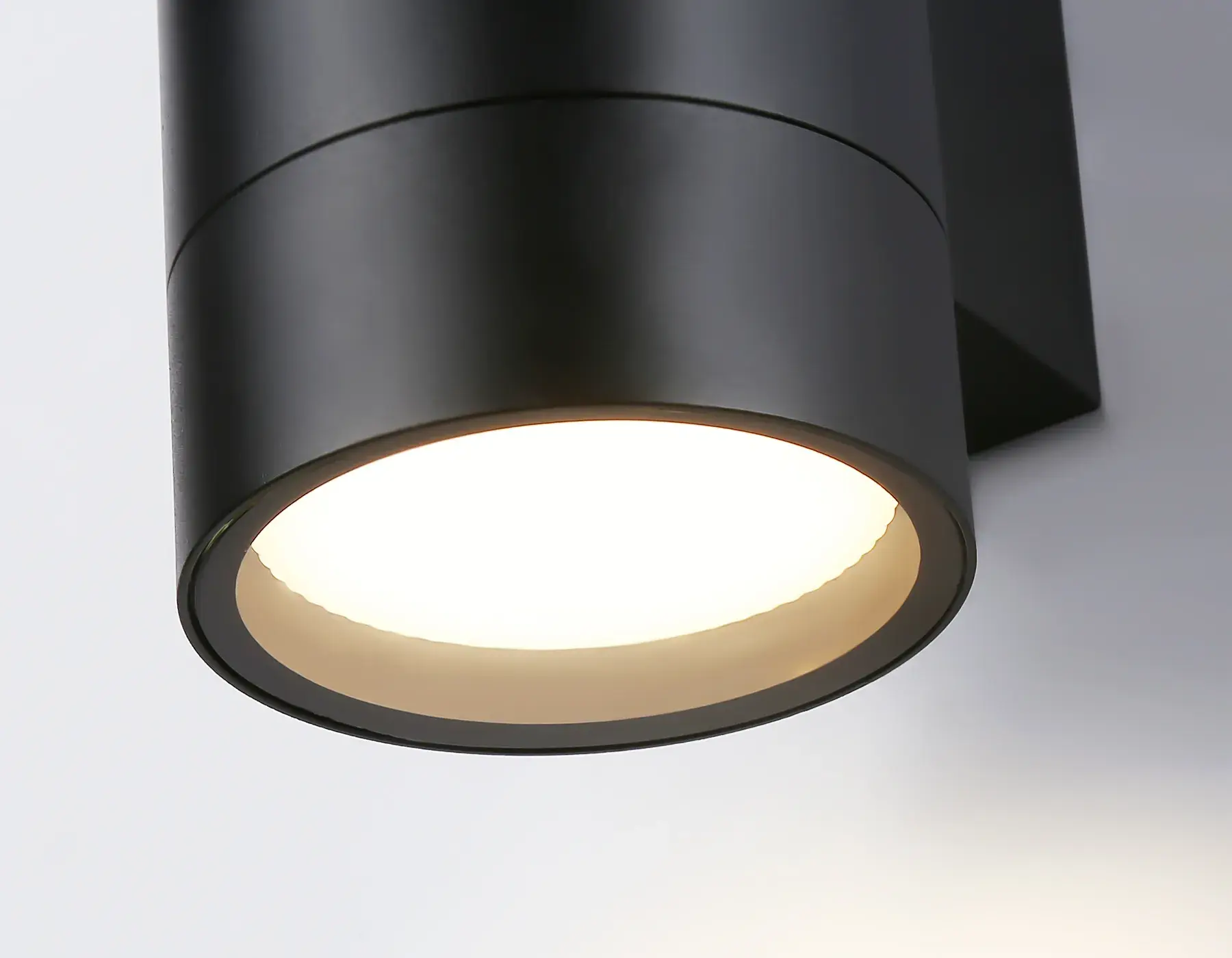 Уличный светильник Ambrella Light ST3304 — черный, ракурс 2