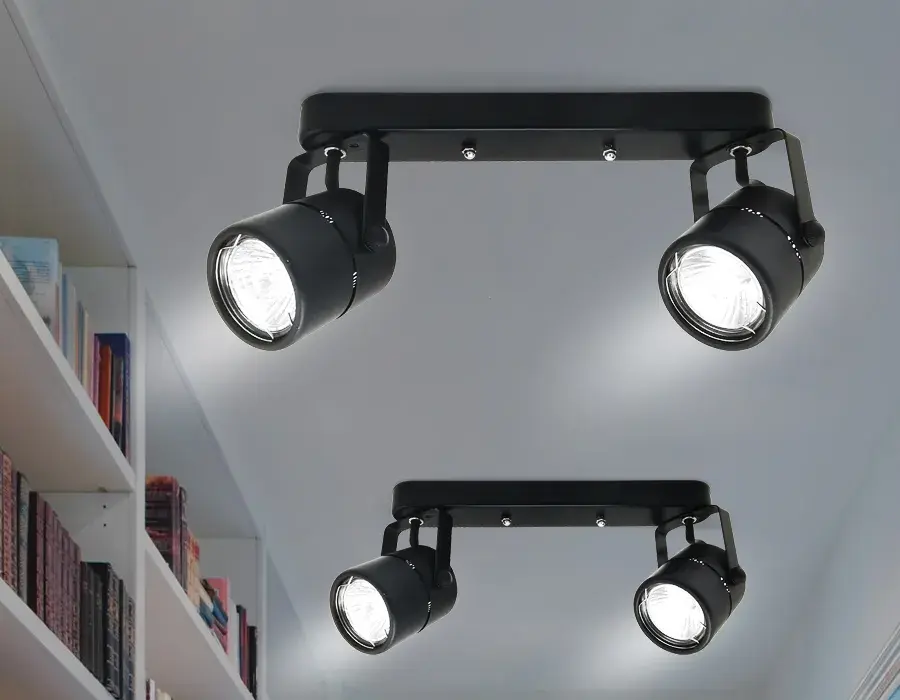 Спот Ambrella Light TA106 — черный, ракурс 2