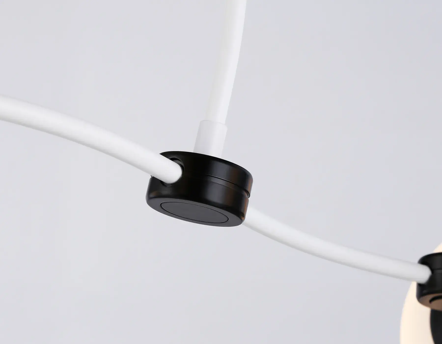 Люстра Ambrella Light TR2542 — белый, ракурс 3