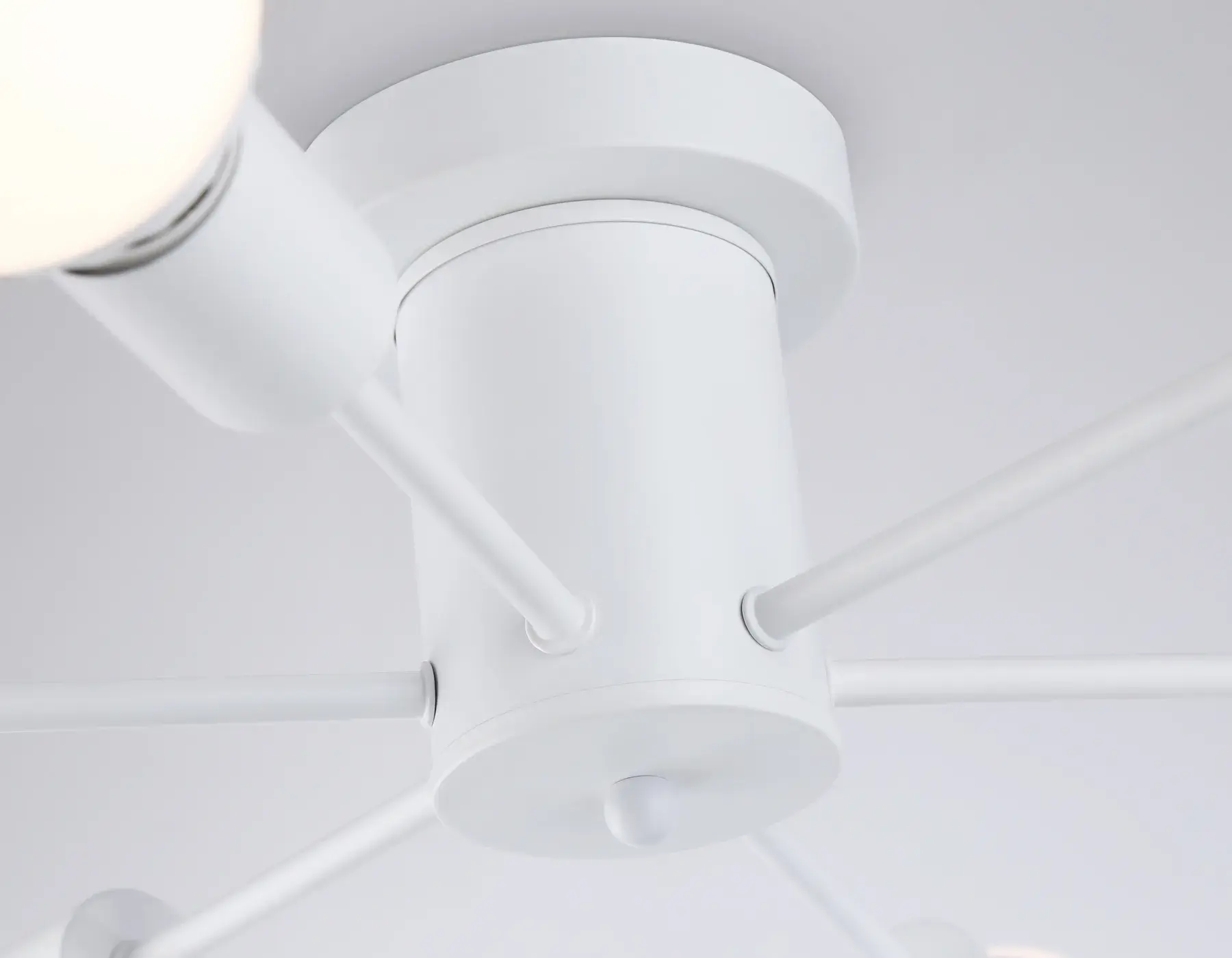 Люстра Ambrella Light TR80401 — белый, ракурс 2