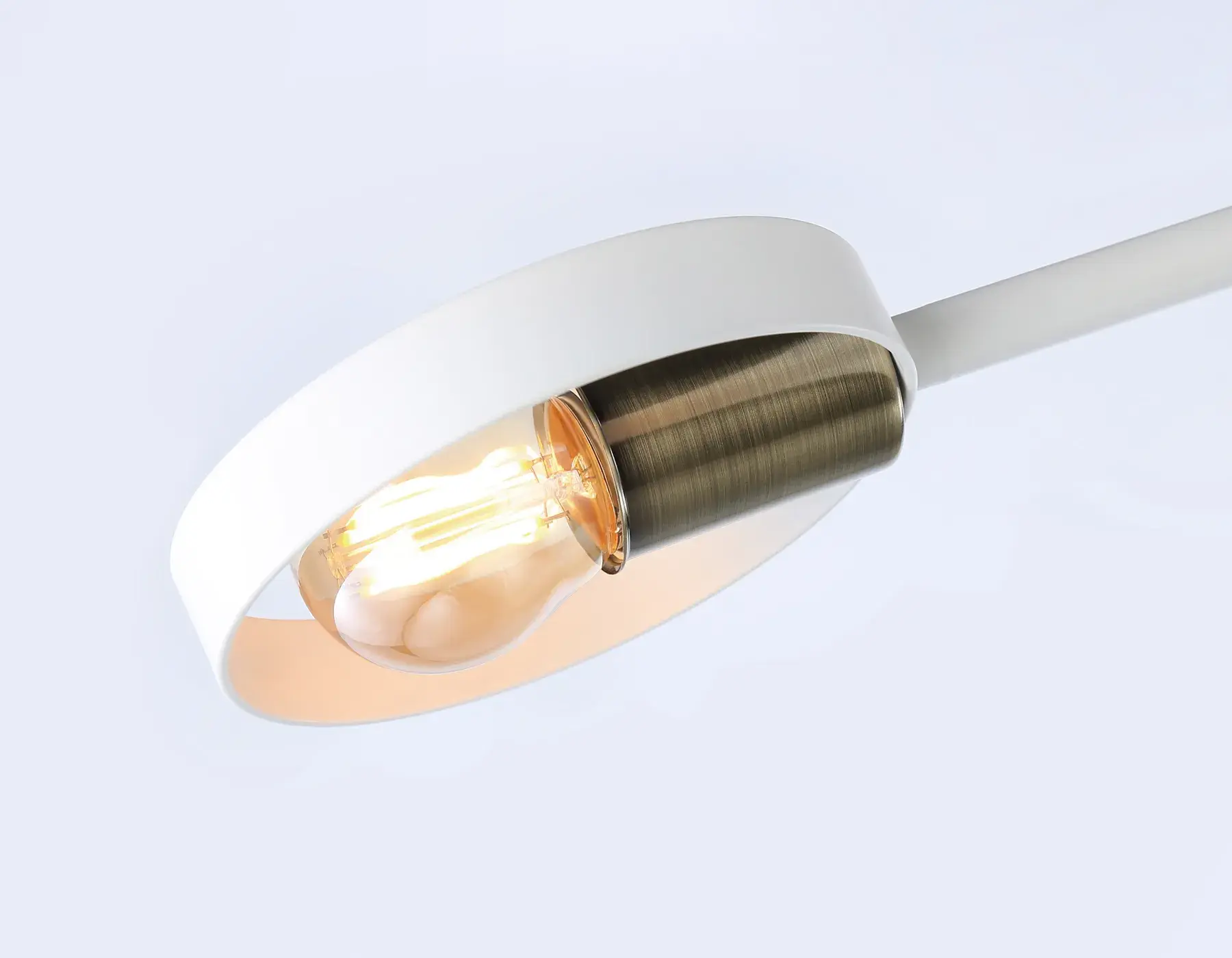 Светильник Ambrella Light TR8222 — белый, ракурс 2
