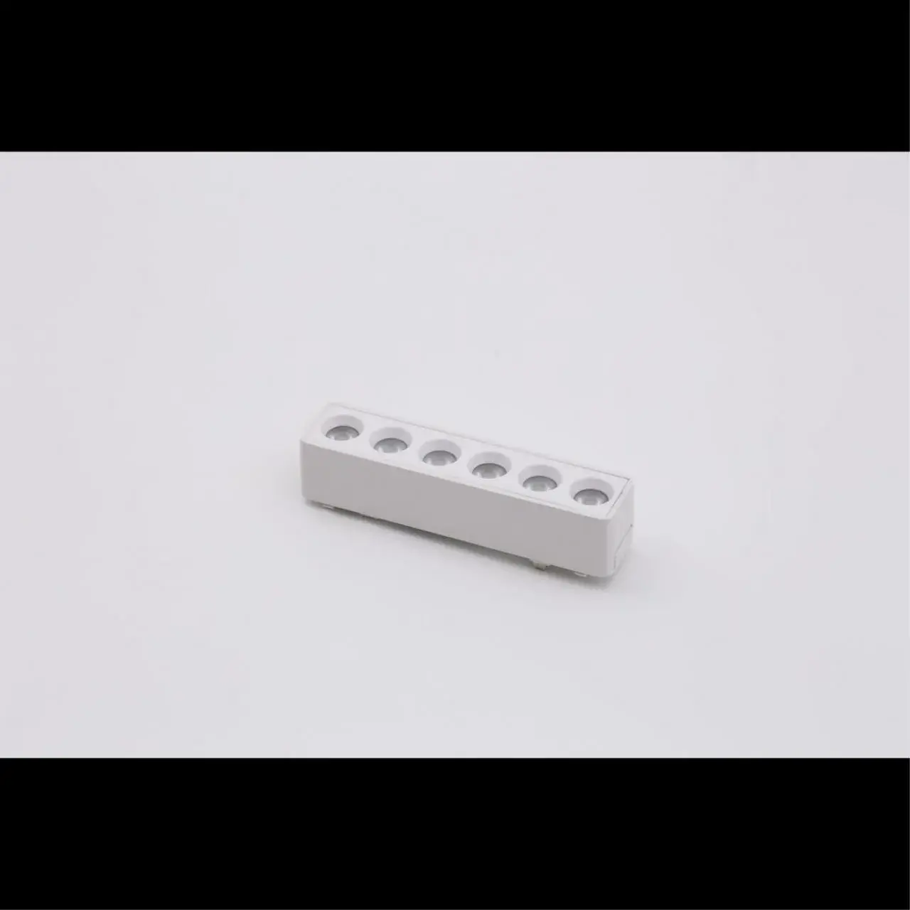 Светильник для трека Aployt APL.0100.10.06 MAGNETIC TRACK 48 — белый