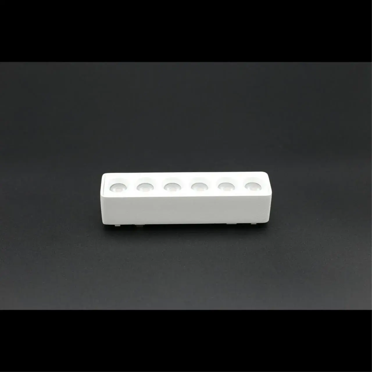 Светильник для трека Aployt APL.0100.10.06 MAGNETIC TRACK 48 — белый, ракурс 5