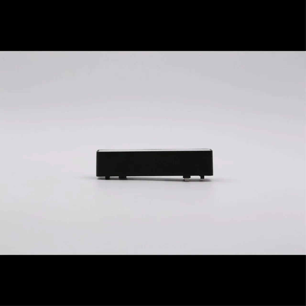 Светильник для трека Aployt APL.0101.00.05 MAGNETIC TRACK 48 — черный, ракурс 3