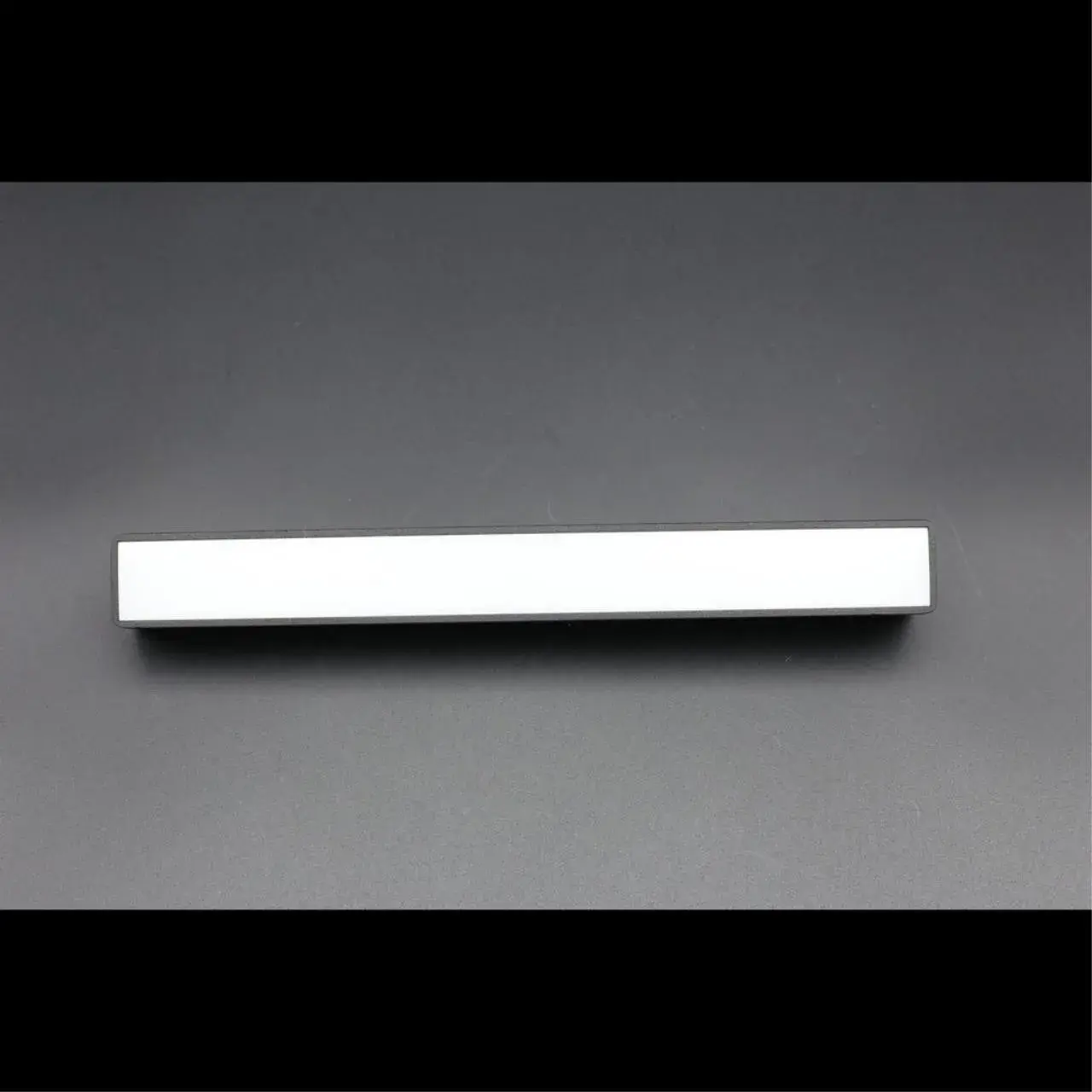 Светильник для трека Aployt APL.0101.00.10 MAGNETIC TRACK 48 — черный, ракурс 7