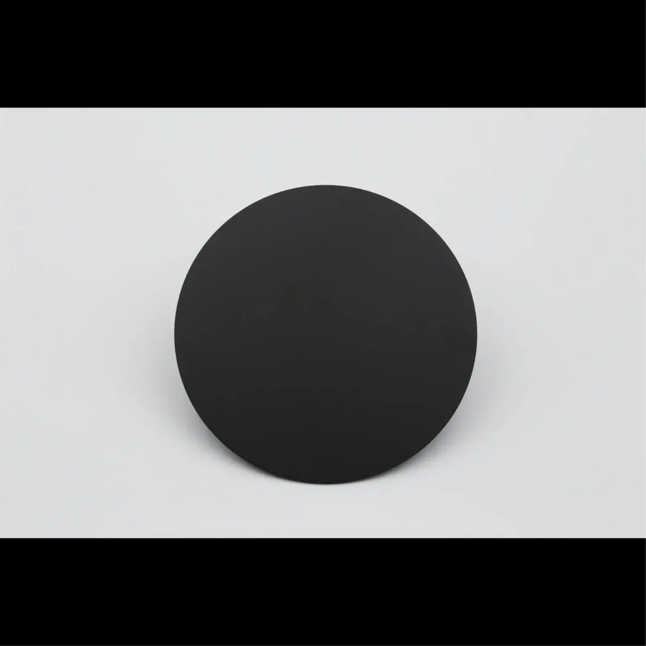 Светильник для трека Aployt APL.0111.00.06 MAGNETIC TRACK 48 — черный, ракурс 6