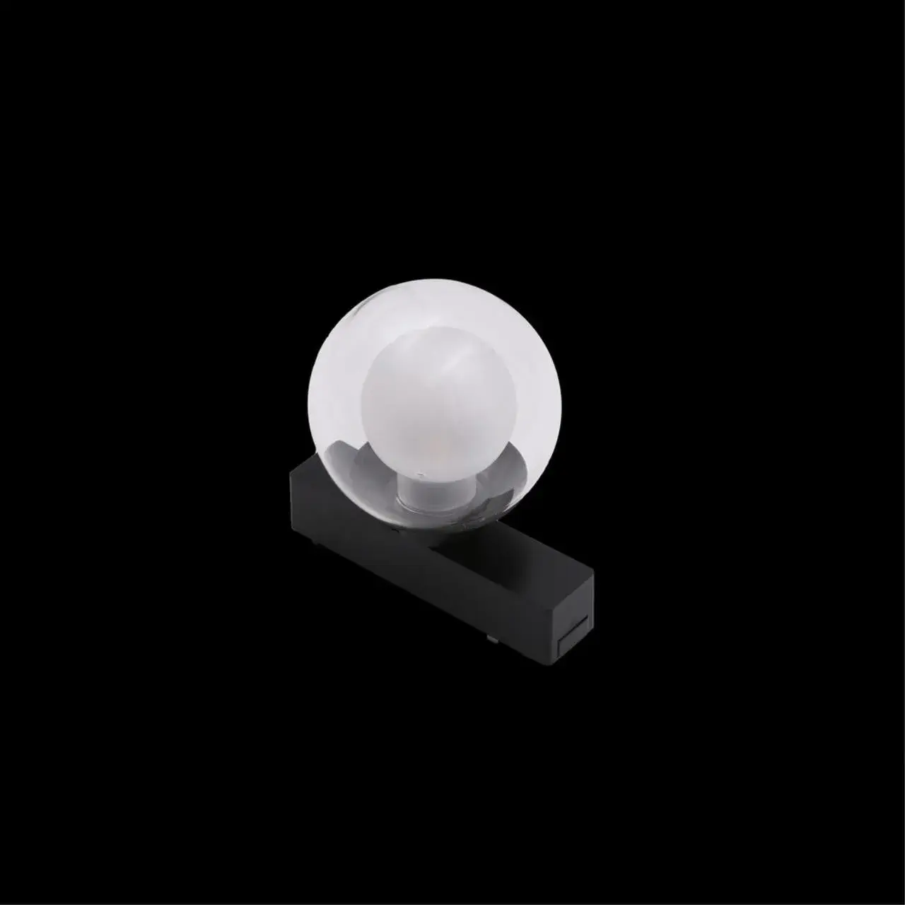 Светильник для трека Aployt APL.0112.00.06 MAGNETIC TRACK 48 — черный, ракурс 4