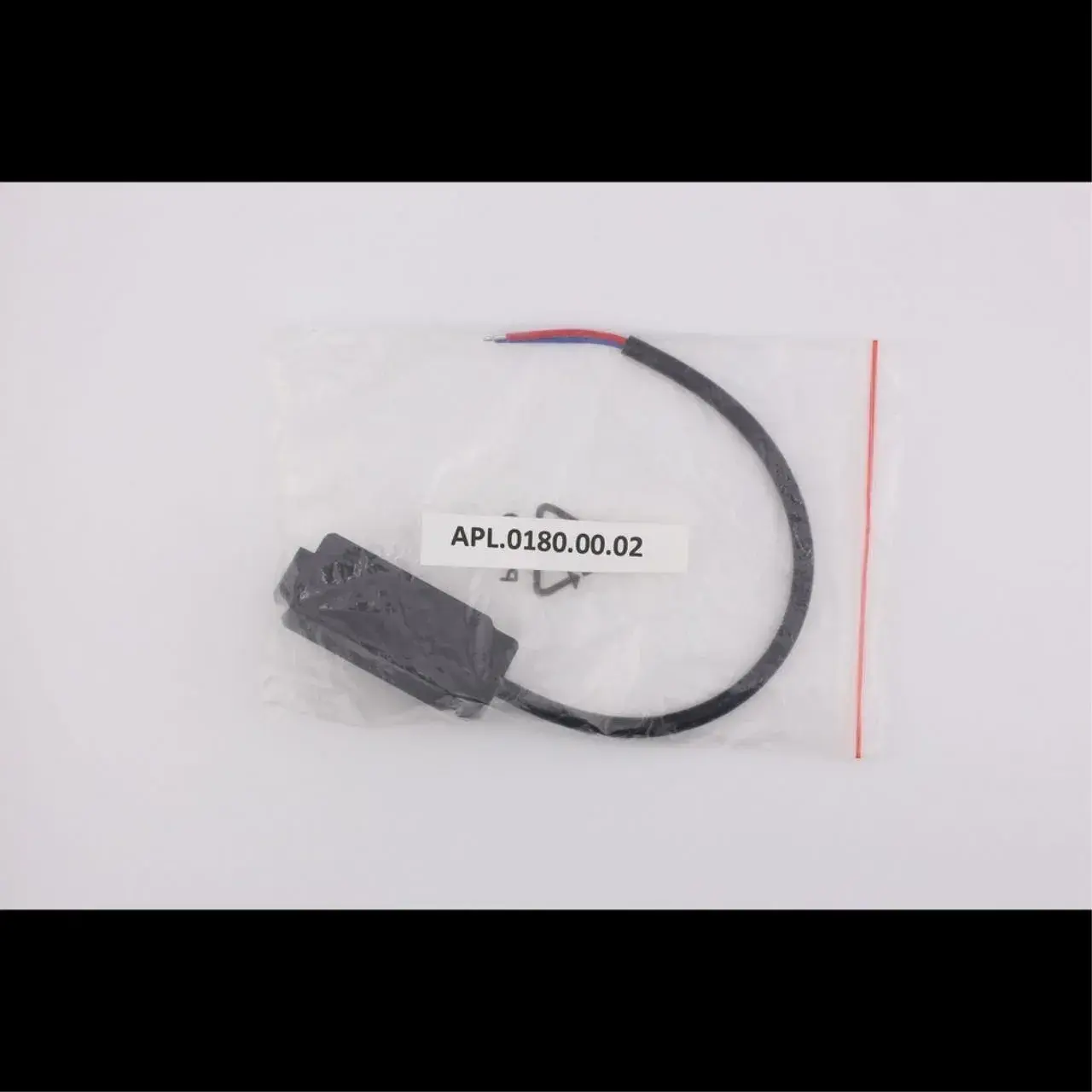 Ввод питания Aployt APL.0180.00.02 MAGNETIC TRACK 48 — черный