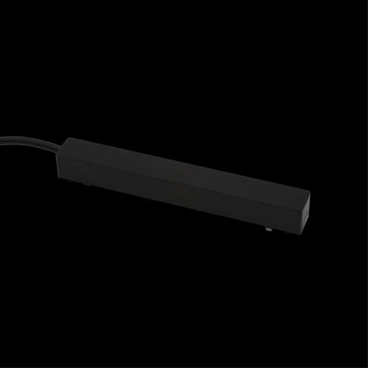 Трансформатор Aployt APL.0180.00.100 MAGNETIC TRACK 48 — черный, ракурс 3