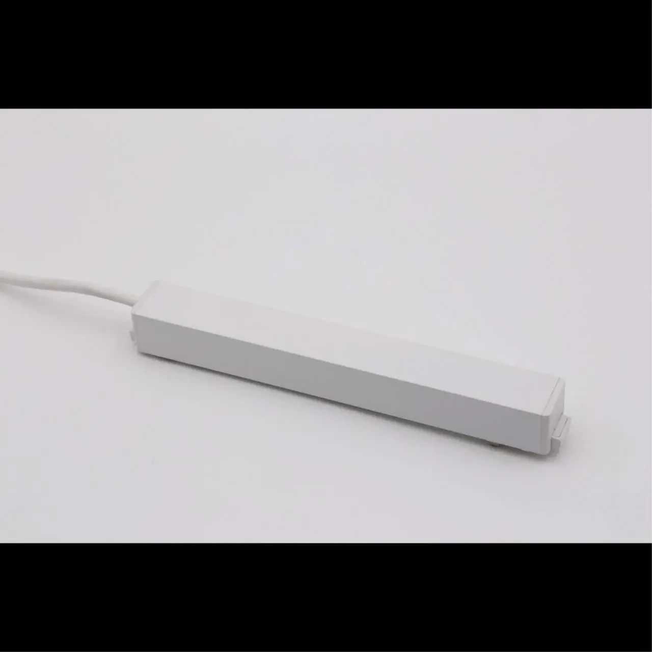 Трансформатор Aployt APL.0180.10.100 MAGNETIC TRACK 48 — белый