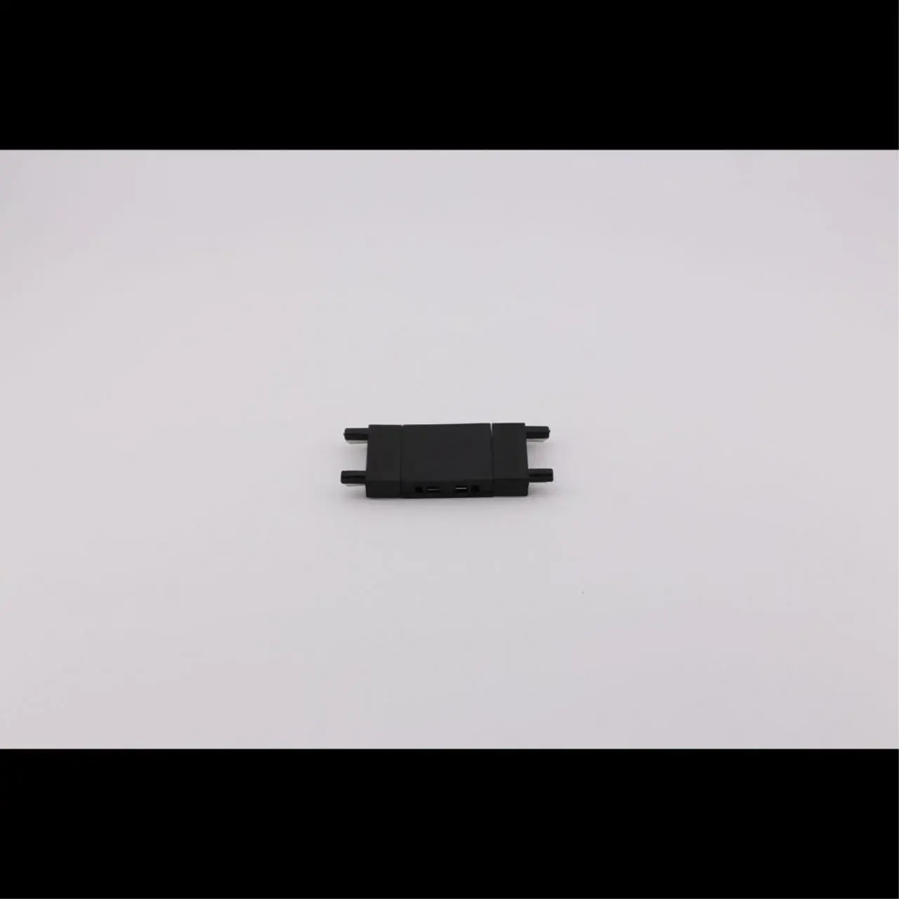 Коннектор питания прямой Aployt APL.0181.00.03 MAGNETIC TRACK 48 — черный, ракурс 4