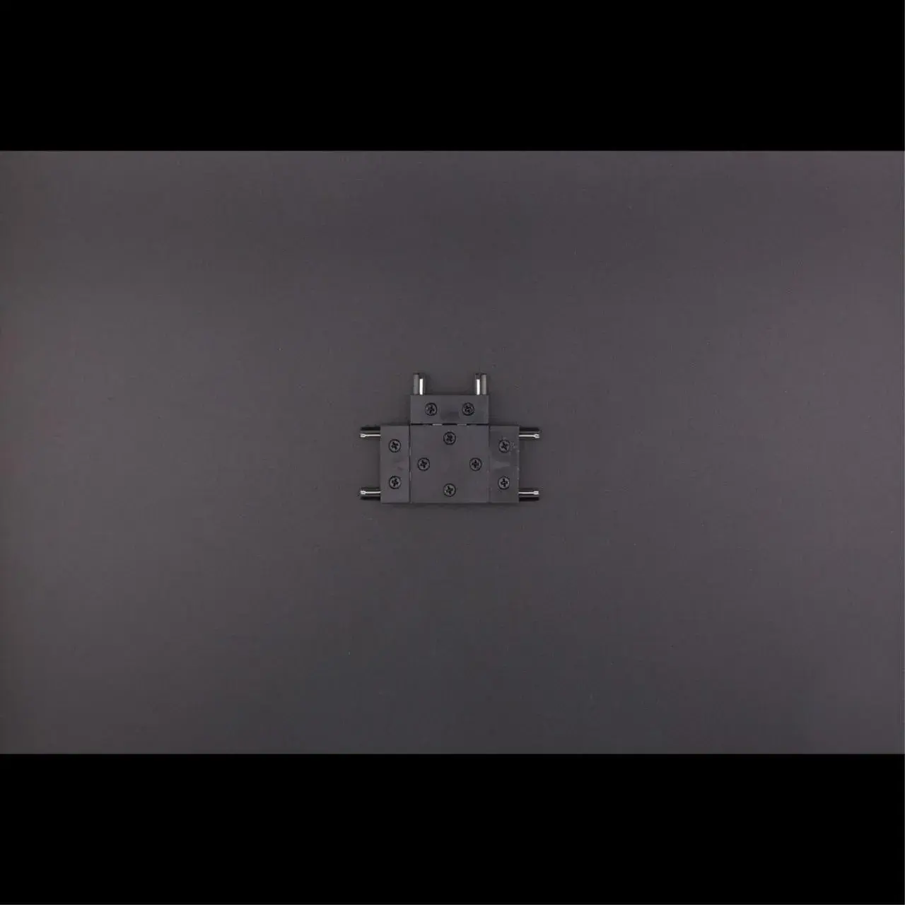 Коннектор питания Т-образный Aployt APL.0181.00.05 MAGNETIC TRACK 48 — черный, ракурс 5