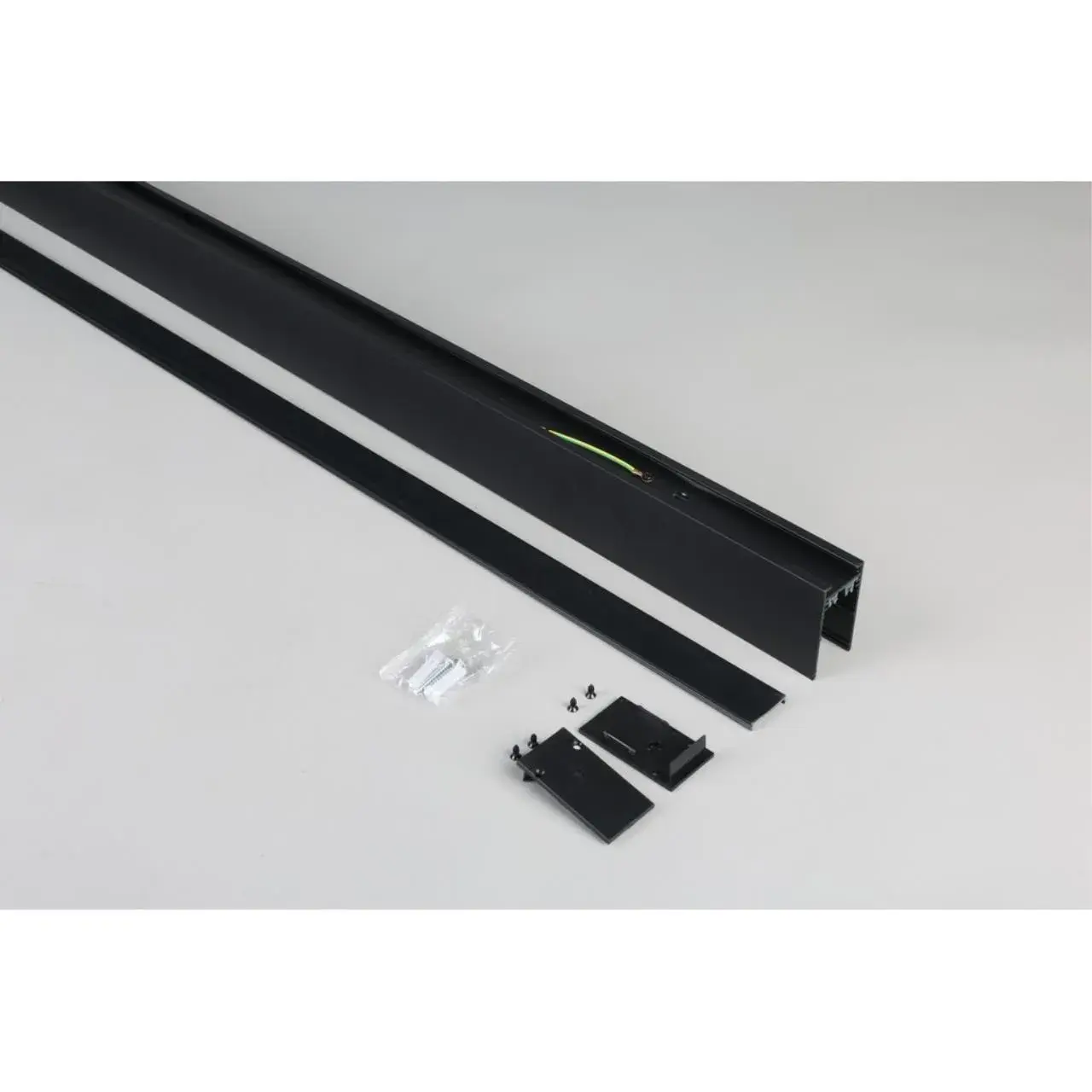 Трек Aployt APL.0272.00.300 MAGNETIC TRACK 220 — черный, ракурс 2