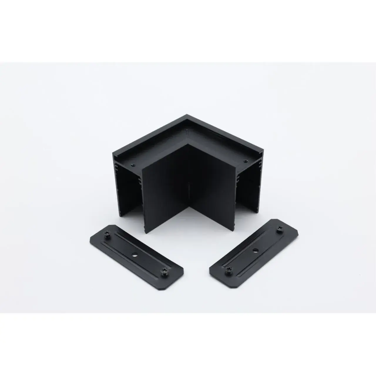 Соединитель угловой плоский Aployt APL.0282.00.01 MAGNETIC TRACK 220 — черный, ракурс 3