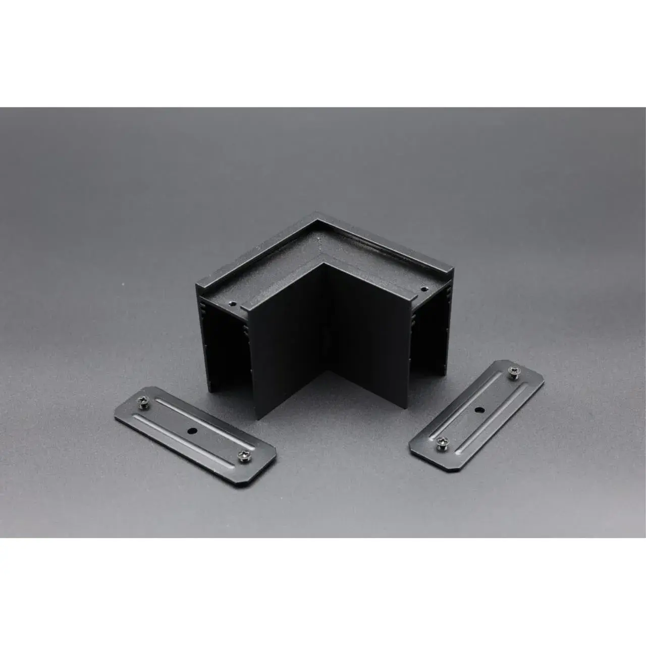 Соединитель угловой плоский Aployt APL.0282.00.01 MAGNETIC TRACK 220 — черный, ракурс 7
