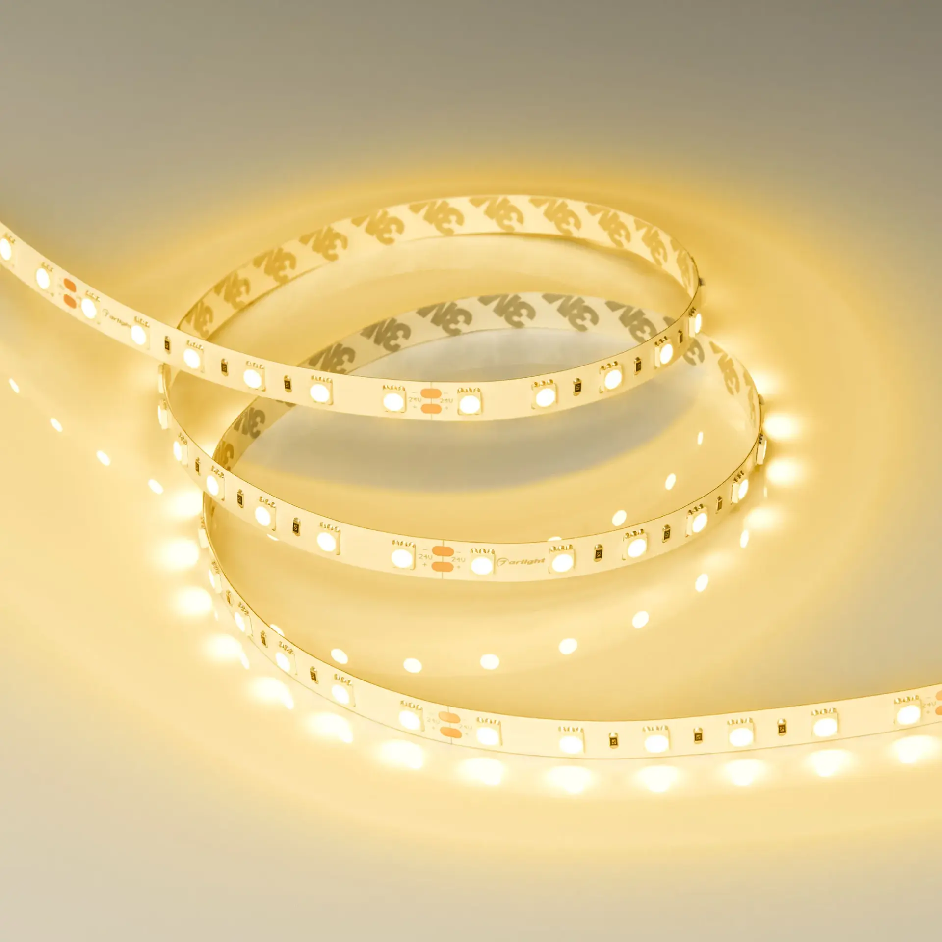 Светодиодная лента RT-B60-10mm 24V Yellow (14.4 W/m, IP20, 5060, 5m), ракурс 2