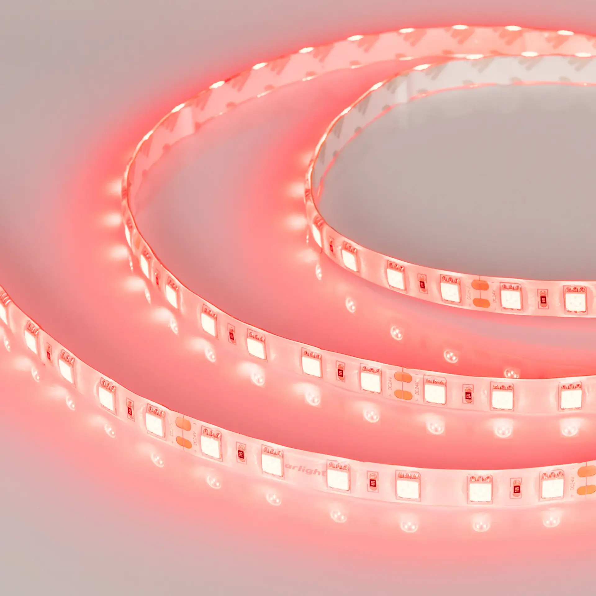 Светодиодная лента RTW 2-5000SE 24V Red 2x (5060, 300 LED, LUX), ракурс 3