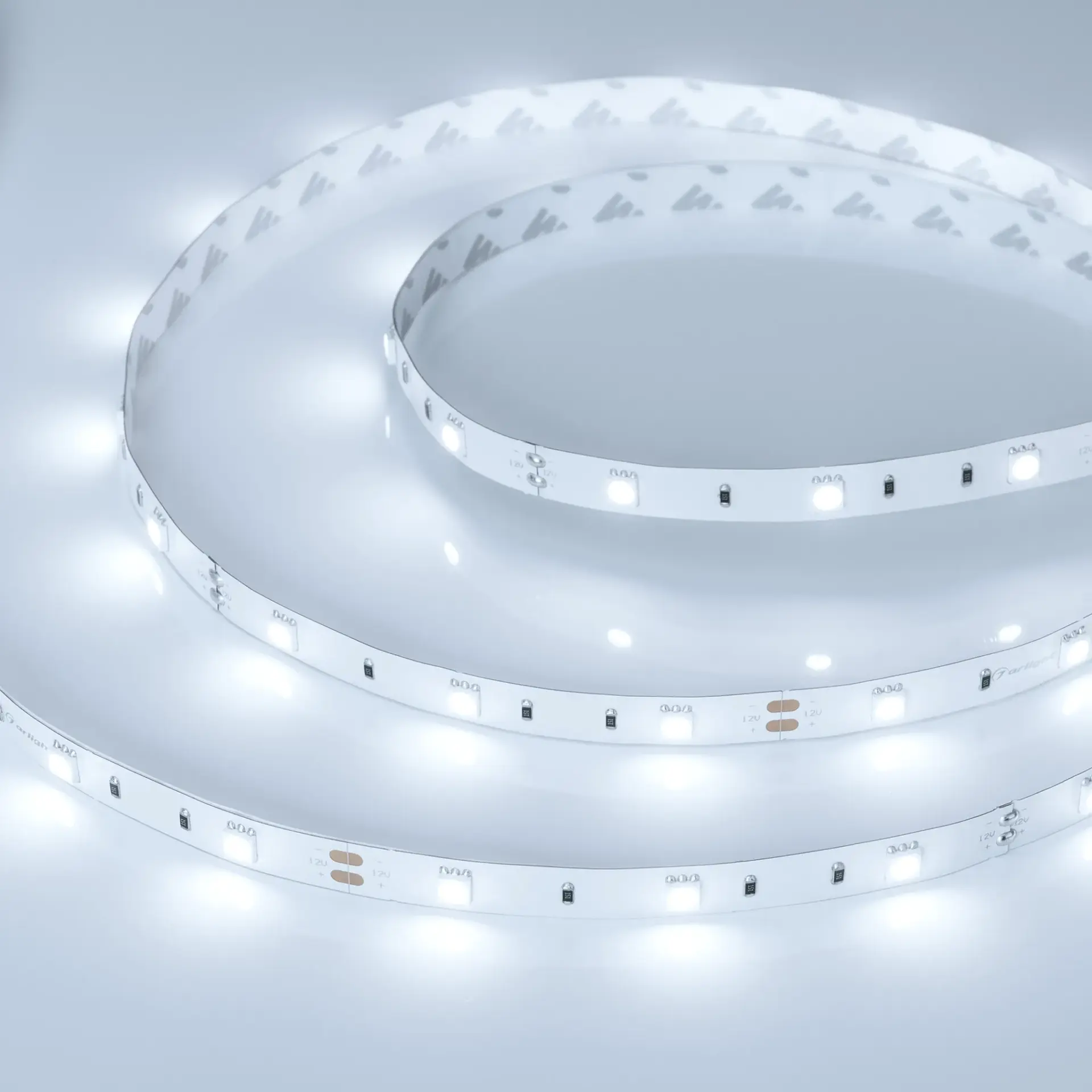Светодиодная лента RT 2-5000 12V Cool 8K (5060, 150 LED, LUX)