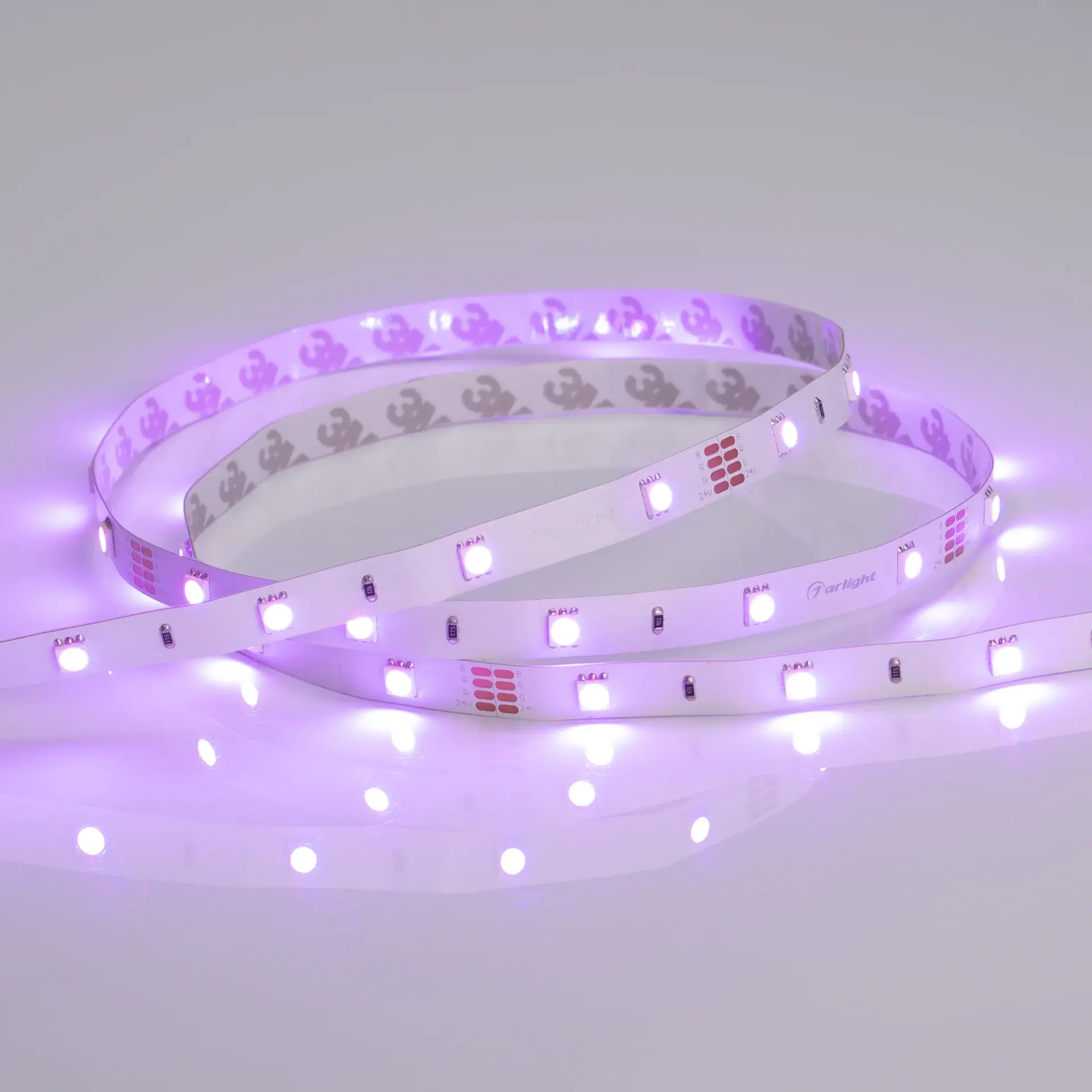 Светодиодная лента RT-B30-10mm 24V RGB (7.2 W/m, IP20, 5060, 5m), ракурс 2