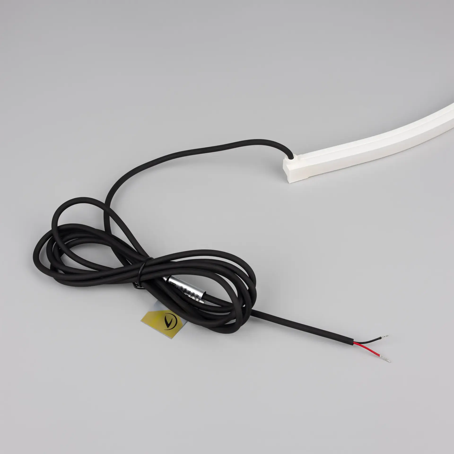 Гибкий неон NOVA-TOP-PU-A120-16x15mm 24V White7200 (10 W/m, IP68, 3m, wire x1), ракурс 4