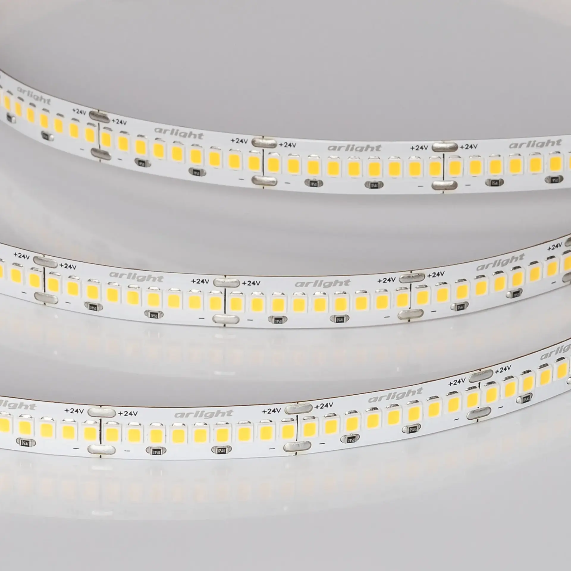 Светодиодная лента ULTRA-A288-10mm 24V Day5000 (17 W/m, IP20, 5m), ракурс 2