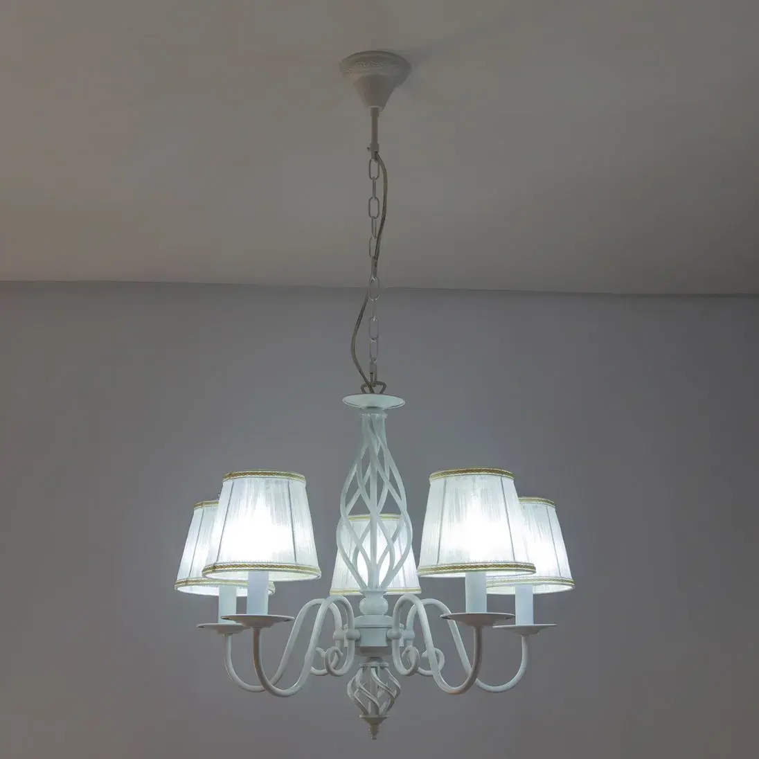 Люстра Citilux CL427150 РОВЕНА — белый, ракурс 4