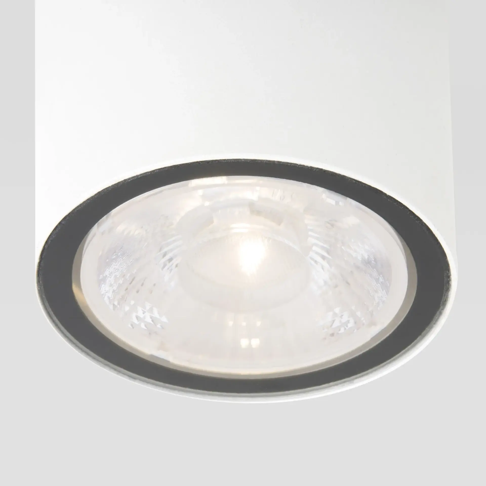 Точечный светильник Elektrostandard 35131/H белый/(a056230) LIGHT LED, ракурс 2