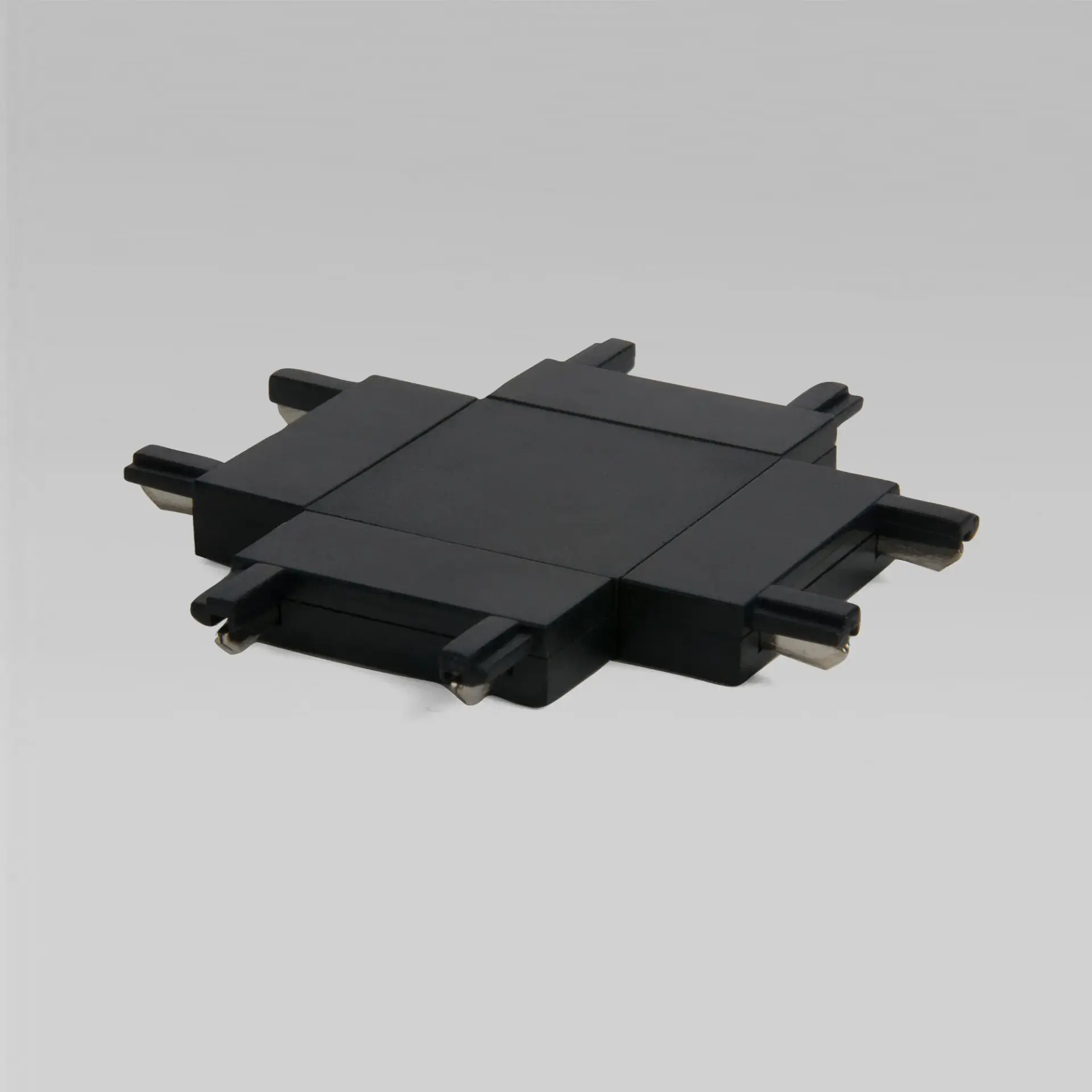 Четырёхсторонний соединитель для накладного шинопровода Flat Magnetic 85003/00 — черный, ракурс 2