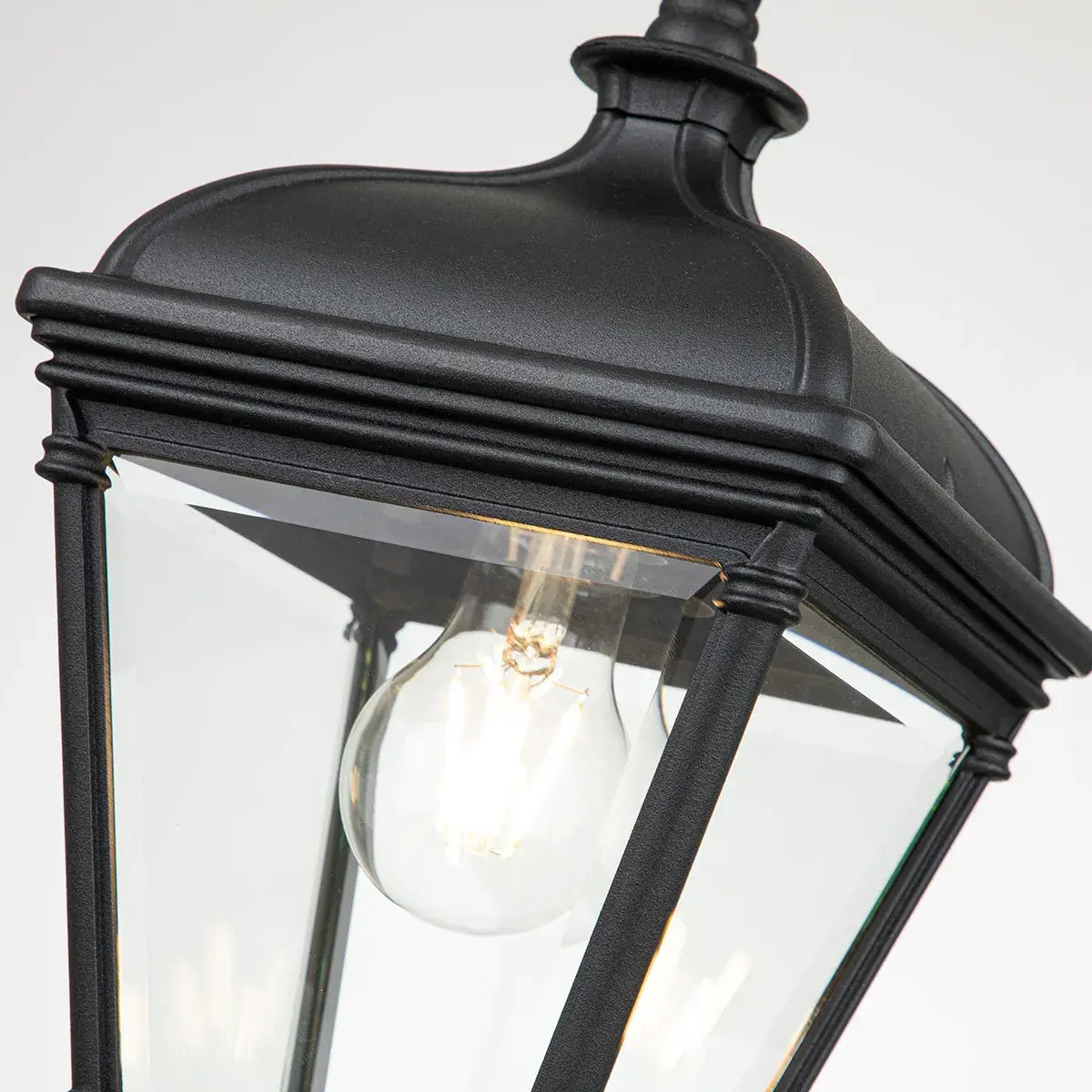 Уличный светильник Elstead Lighting BAYVIEW-8M-BK — черный, ракурс 3