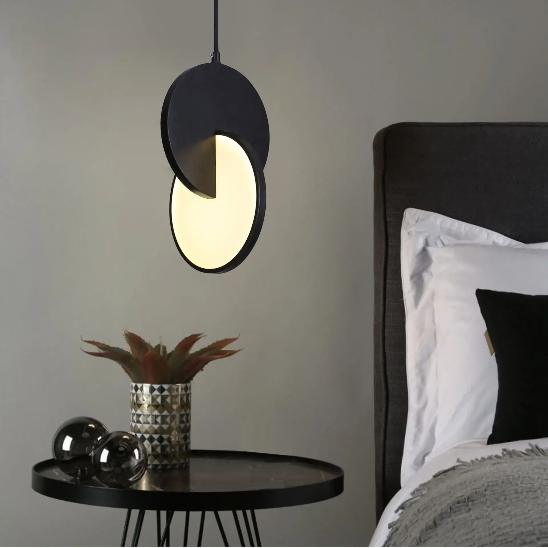 Светильник Eurosvet 50225/1 LED черный LANG