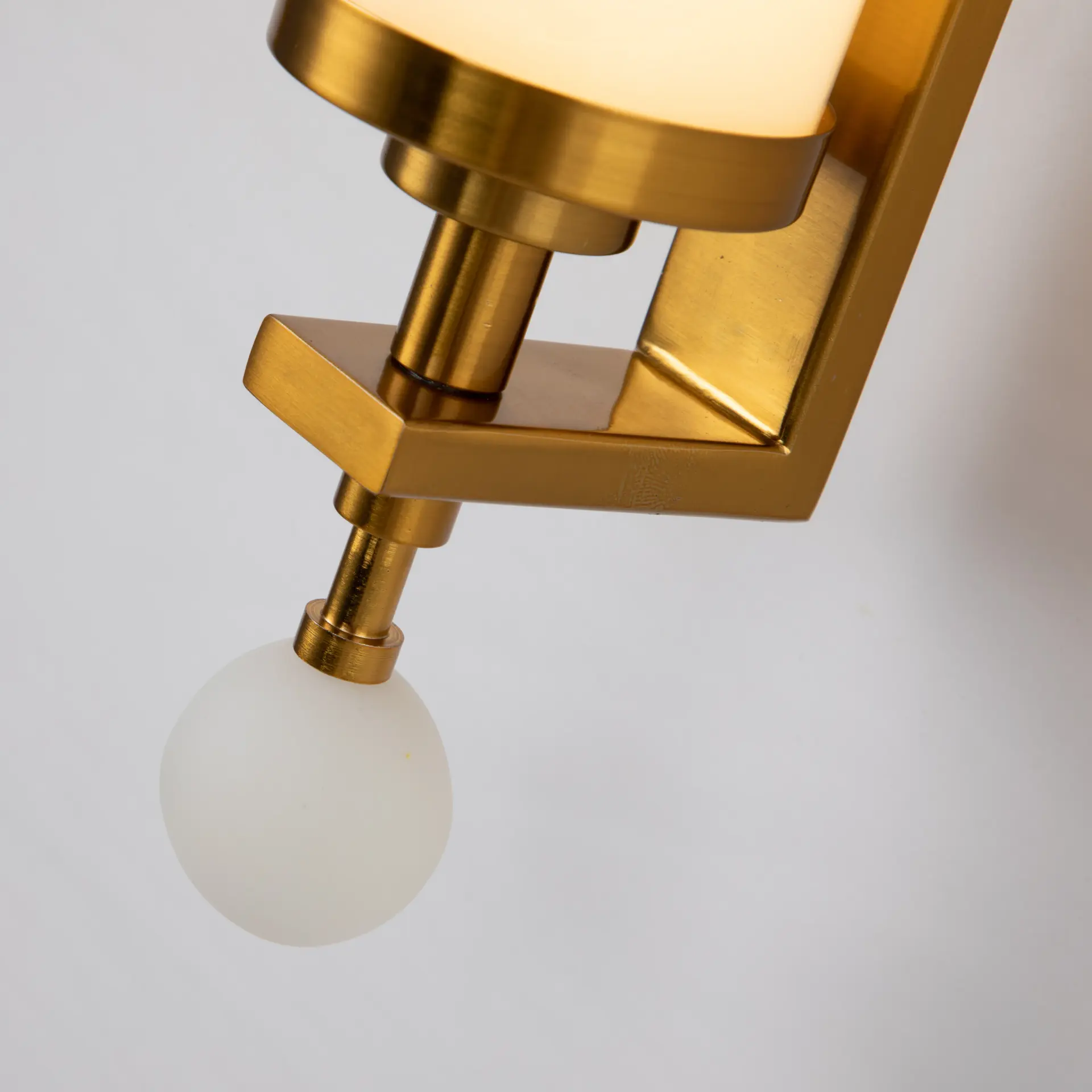 Бра Favourite 3011-2W PLUNGER — латунь, ракурс 5