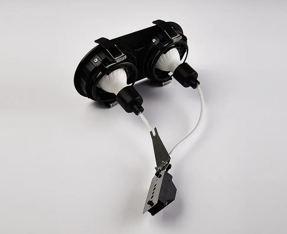 Точечный светильник Italline DE-2002 black — черный, ракурс 8